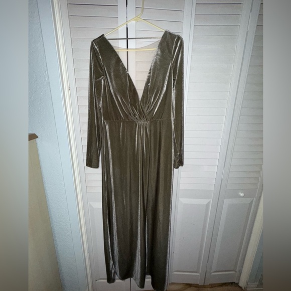 Jenny Yoo Ryland V-Neck Long-Sleeve Open-Back Stretch Velvet Gown Size 8 - Picture 2 of 9